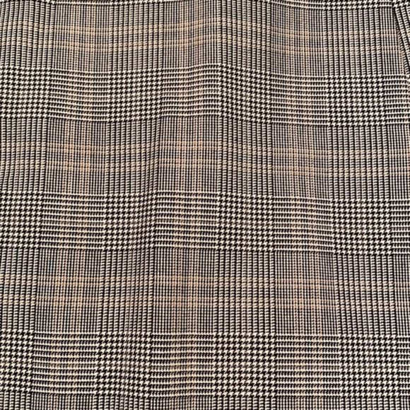 Babaton Modern Mini Skirt - Picture 2 of 6